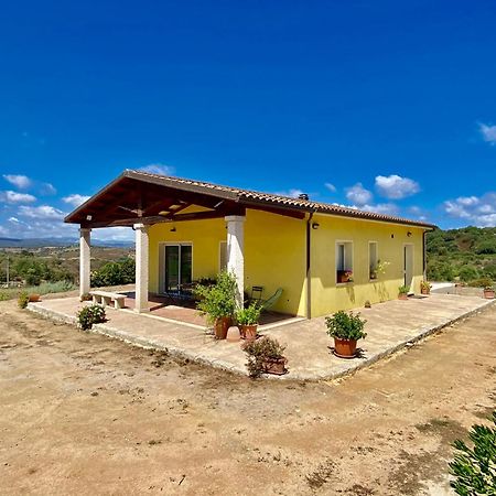 San Leonardo Country House Calangianus Экстерьер фото